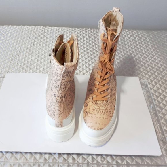 NWOT Free People jacquard print canvas lug sole lace-up "hiker" boots, EU 40 - Picture 13 of 16